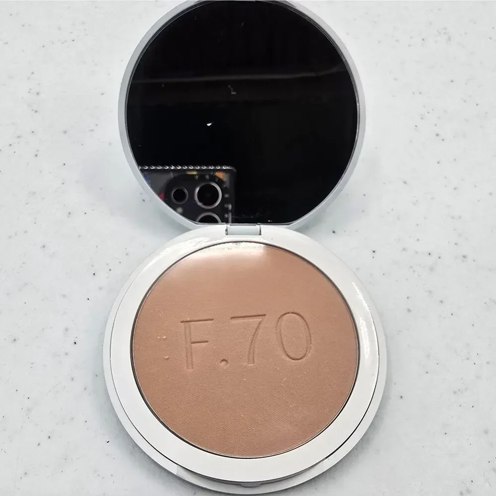 Flyte 70 Final Act Lucid Finishing Powder Light